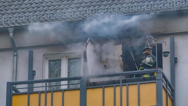 Balkon in Hamm brennt – Feuerwehr rückt erst mit größerem Aufgebot aus